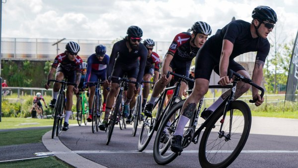 photo couverture tour des agences adéquat cyclistes desktop